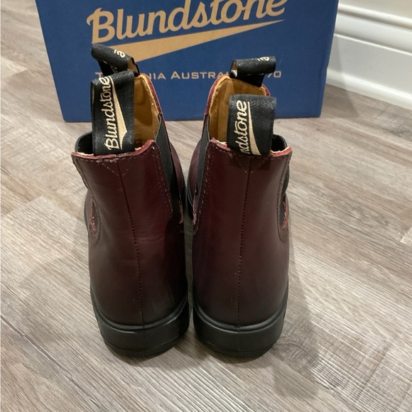 Blundstone BL 1352 Chelsea Shiraz Leather Boots - Picture 4 of 13